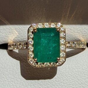 14 K gold ring Emerald Stone